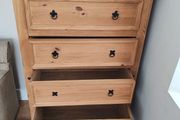 Oak chest of drawers