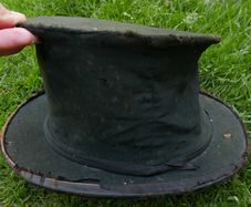 Opera Hat. (in not the best condition, damaged)