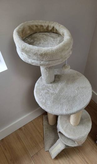 Cat tree