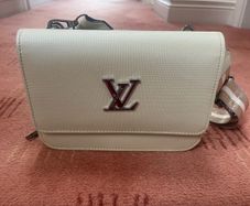 Cream crossover bag