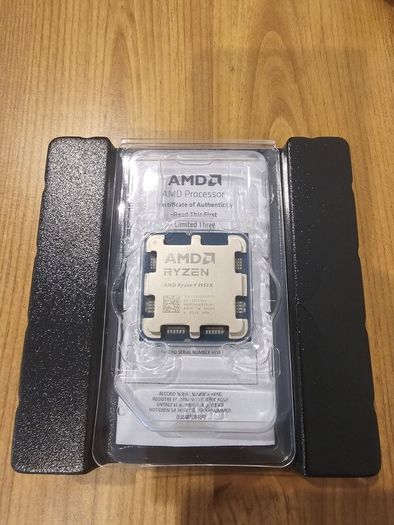 AMD Ryzen 9 9950X Desktop Processor (Socket AM5)