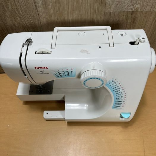 TOYOTA SE14 RS2000 Electrical Foot Pedal Operated Sewing Machine - Incomplete