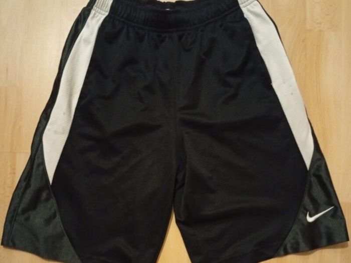 Nike Shorts ((Adult M/Immaculate))