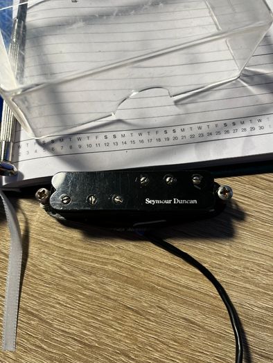 Assortment of Fender Stratocaster pickups - Duncan + G&L