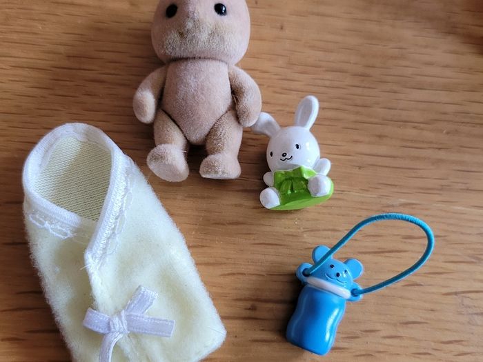 Sylvanian families figures - different sets