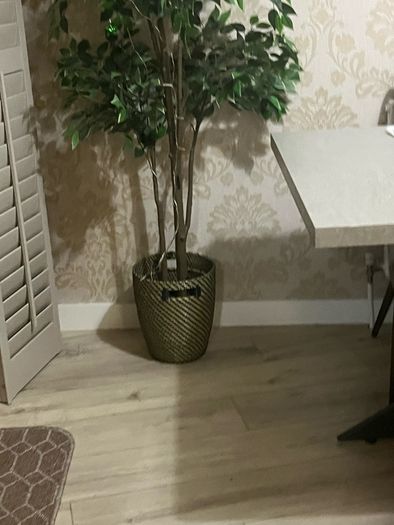 IKEA artificial plant with pot . Like a new