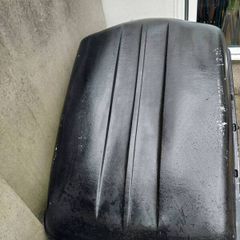 Car roof box
