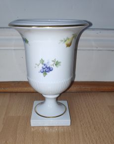Vintage Furstenberg porcelain pedestal vase H 15,5 cm
