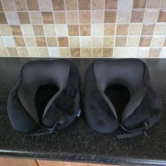 2 x samsonite travel pillows
