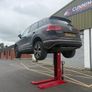 Single post car lifts brand new Pacini brand Image 2