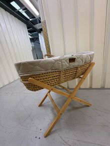 The Little Green Sheep Natural Moses Basket & Stand Bundle