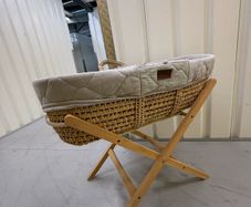 The Little Green Sheep Natural Moses Basket & Stand Bundle
