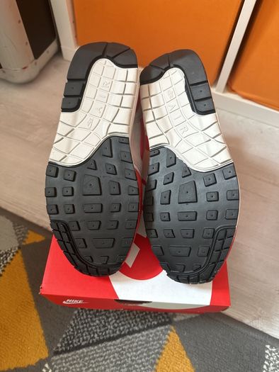 Nike Air Max 1 GS 6,5Y Uk6 brand New