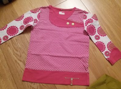 2 Girls tops  Age 5-6