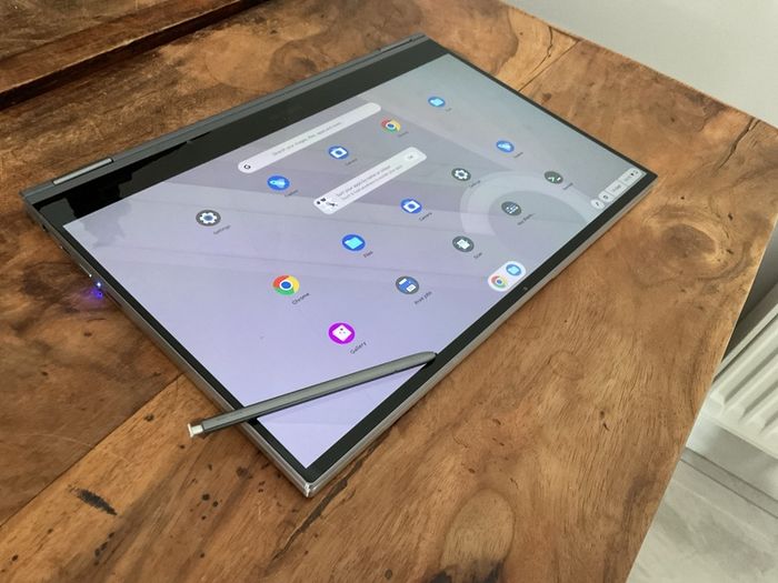 Samsung Galaxy Chromebook 13.3 inch Premium 4K AMOLED Touchscreen