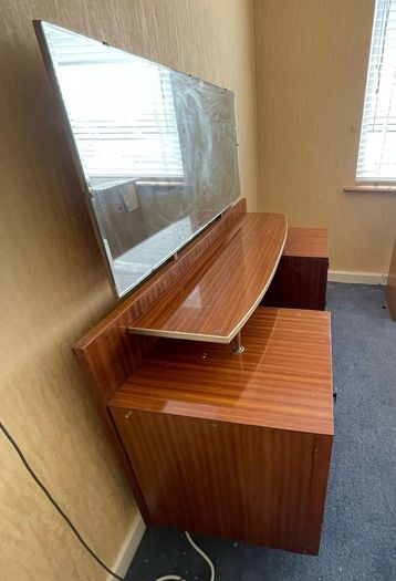 Vintage style dressing table