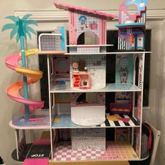 LOL  dolls house