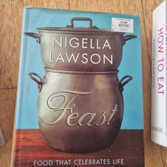 Nigella Lawson x 2 Cookboks