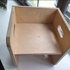 Montessori chair
