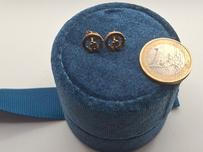 9ct yellow gold  claddagh earrings