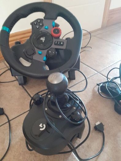 Logitech G29 Driving Force Racing Wheel