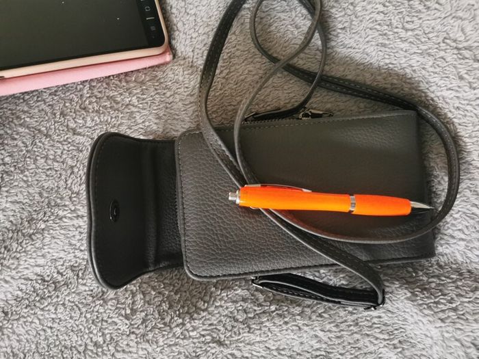 Grey crossover small bag