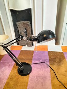 Table lamp