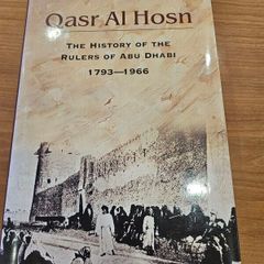 Qasr Al Hosn. The History Of The Rulers Of Abu Dhabi 1793-1966. By Dr Jayanti Maitra Afra Al-hajji. First Edition Hardback With Dustjacket In Good Condition.  See Photos For Same.