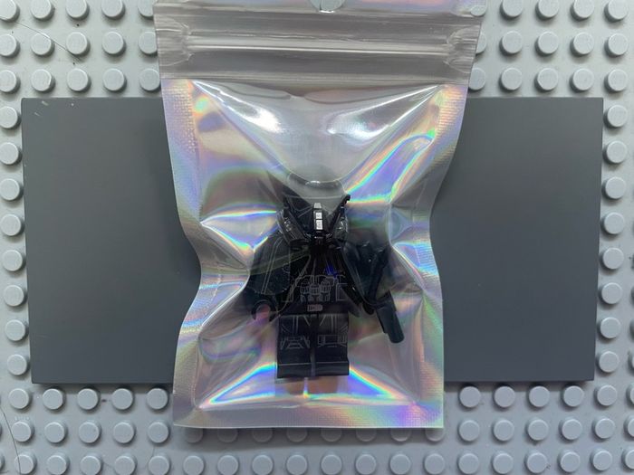 lego Star Wars sw0796 Imperial Death Trooper minifigure- Black Armor with Ammo Pouch and Grenades, Pauldron (Specialist / Commander)