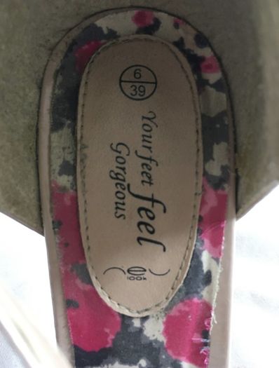 Nude shoe size 6
