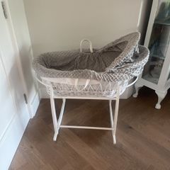 moses basket with stand & mattress