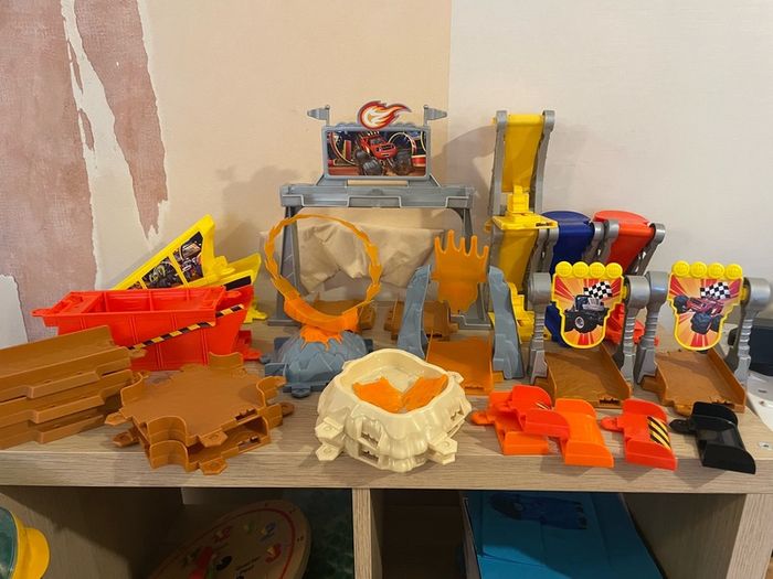 Blaze and the monster machines 2 tracks.