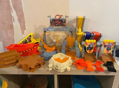 Blaze and the monster machines 2 tracks.
