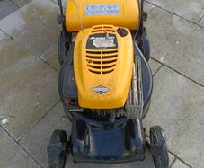 McCullogh Push lawnmower with Briggs and Stratton 450 series  engine in excellent working condition which starts the first pull. Original grass bag included.