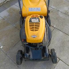 McCullogh Push lawnmower with Briggs and Stratton 450 series  engine in excellent working condition which starts the first pull. Original grass bag included.