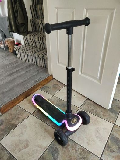 3 wheel light up scooter