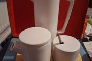 Minimalist Ceramic Coffee Pot and creamer and sugar/conserves pot