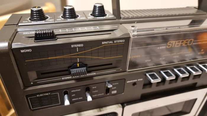 From 1977 Philips Stereo Traveler 774 / 22AR774, working good. Made in Holland.