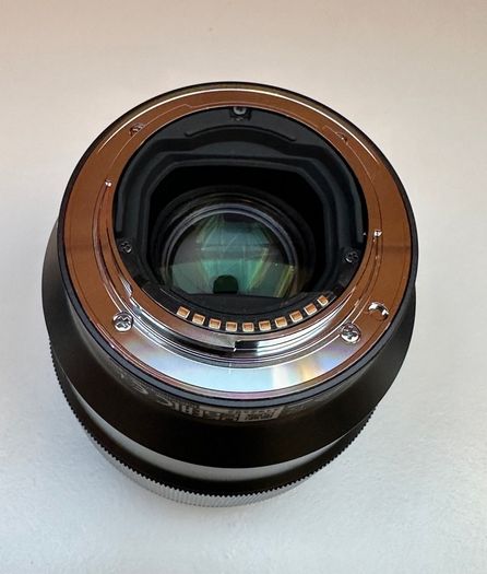 Sony FE 85mm f/1.8