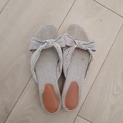 Striped bow summer wedges