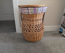 Wicker laundry basket