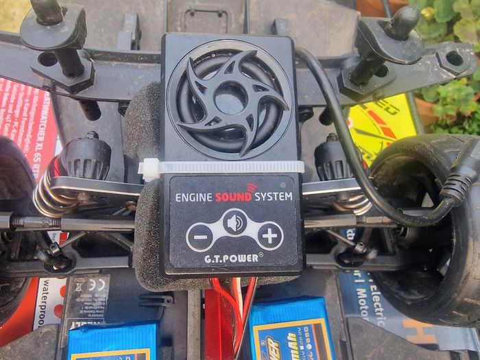 large radio controlled 6s Ford mustang