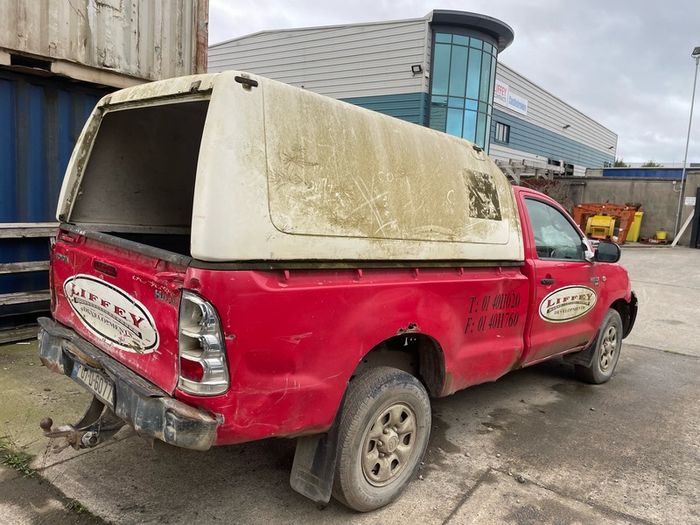toyota hilux single cab