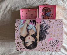 Top model jewllery box - pin opening, plays song