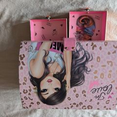 Top model jewllery box - pin opening, plays song
