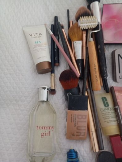 Huge Makeup and perfume bundle