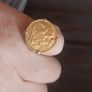 half sovereign ring Image 4
