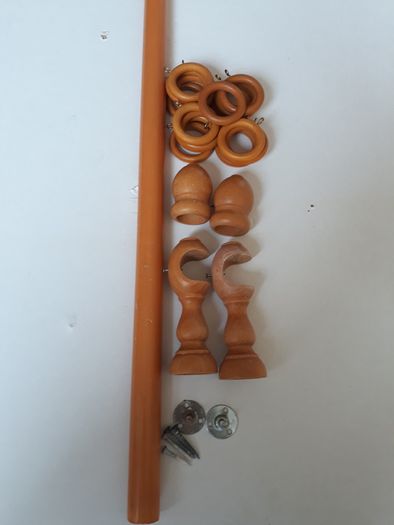 Wooden Curtain Pole set including 17 wooden rings