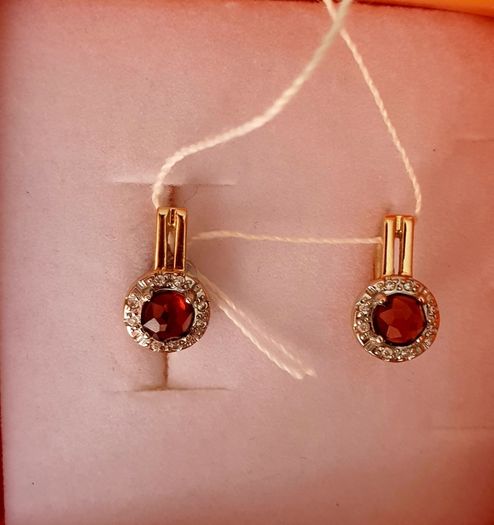 Gold earrings