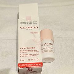 Clarins Calm-Essentiel Restoring Treatment Oil in 2ml